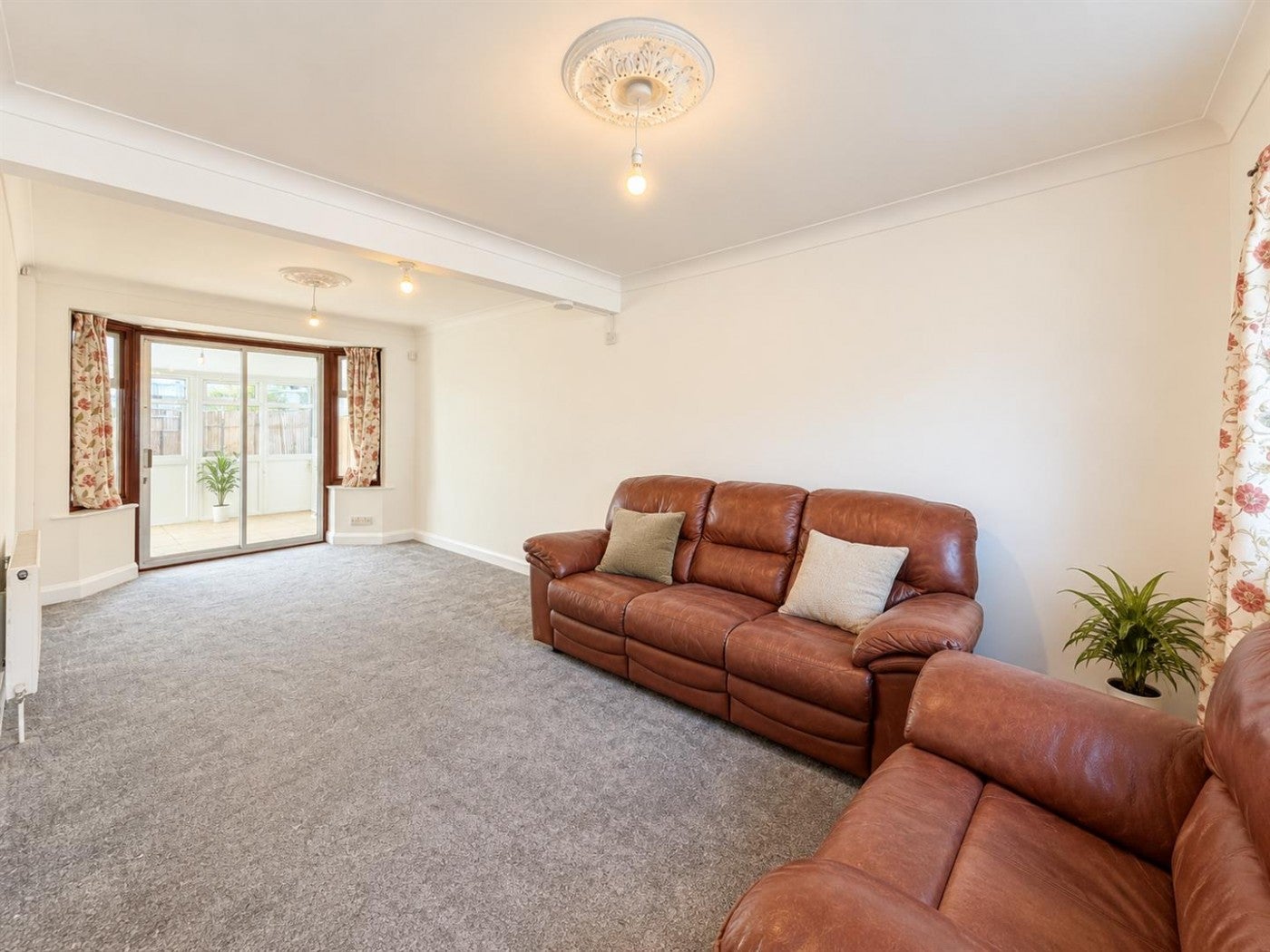 House Ash Grove in Greater London