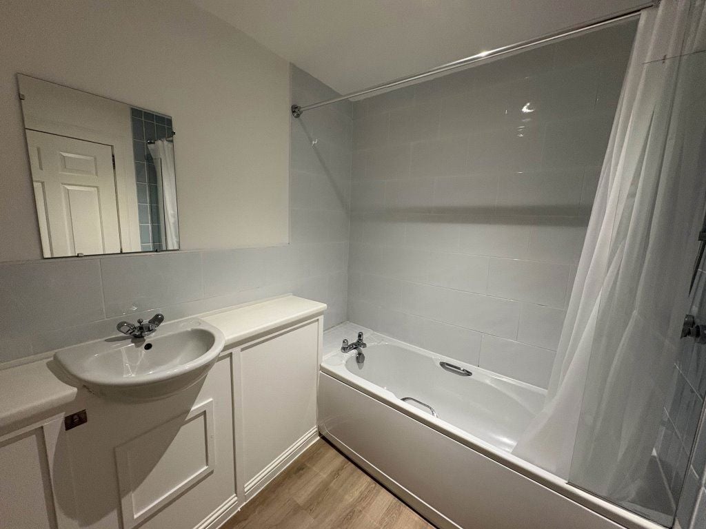 Room Lawson Place in Dundee