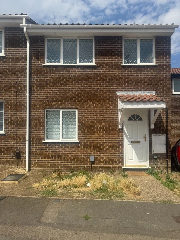 House Dunsmore Road in Luton