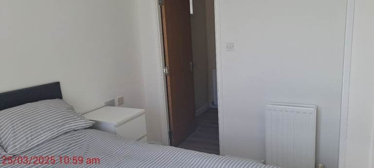Room Lochend Road South in City of Edinburgh