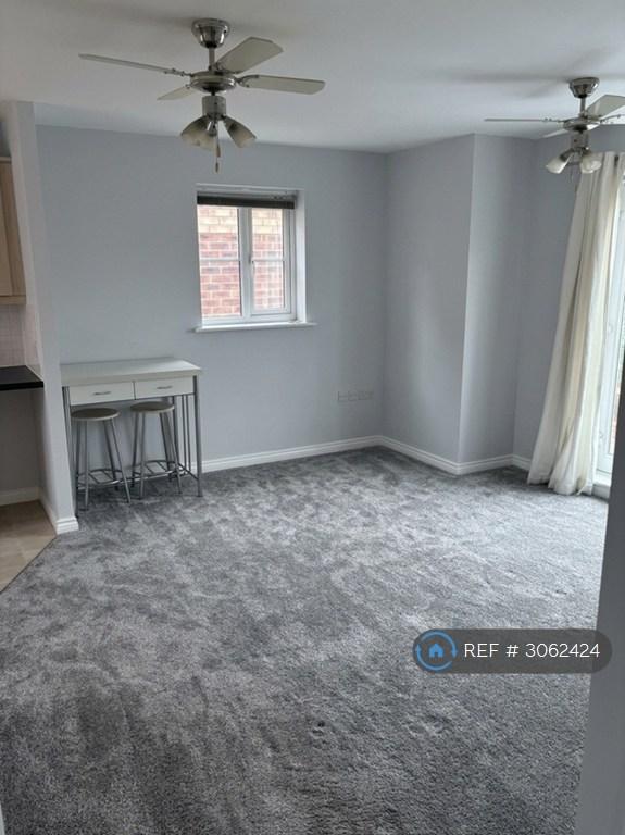 Flat The Avenue in Darlaston