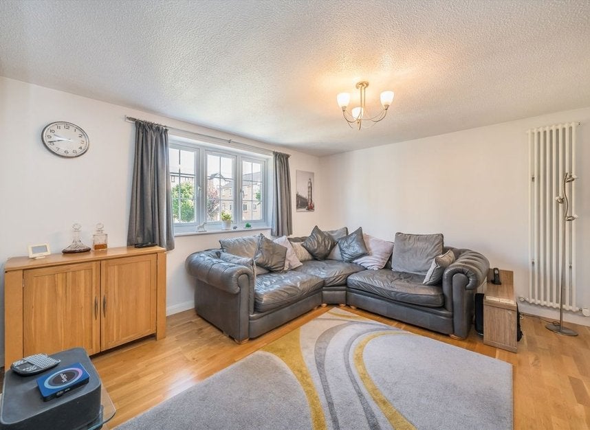House Severnake Close in Greater London