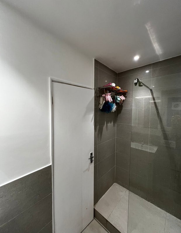 Room Compton Street in Greater London