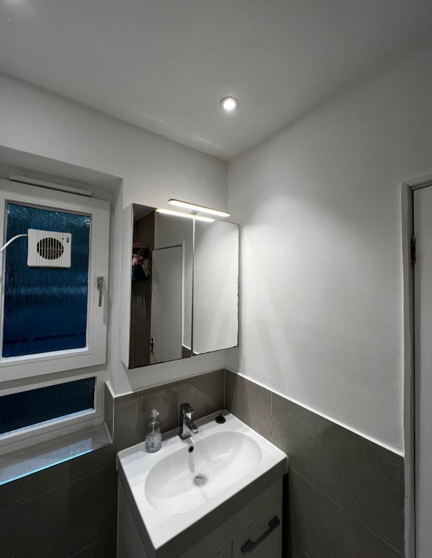 Room Compton Street in Greater London
