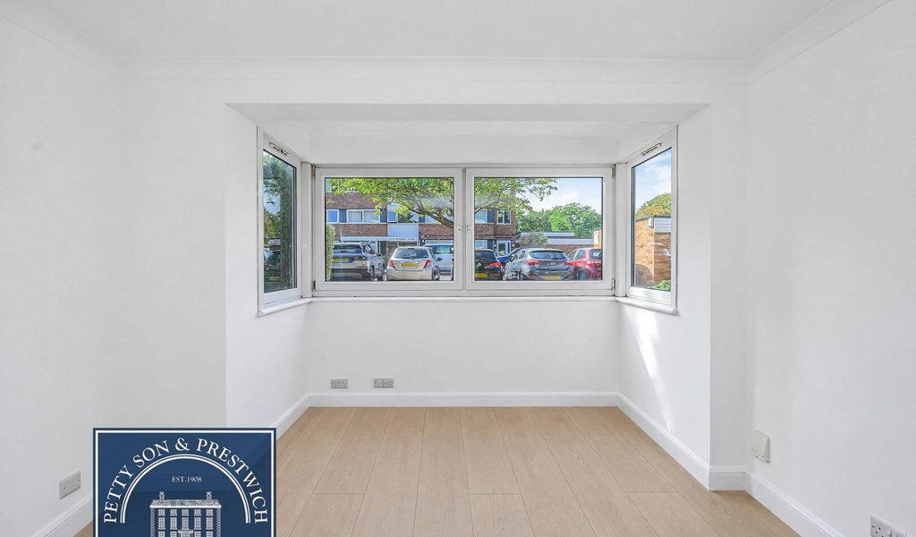 Flat Selworthy Close in Greater London