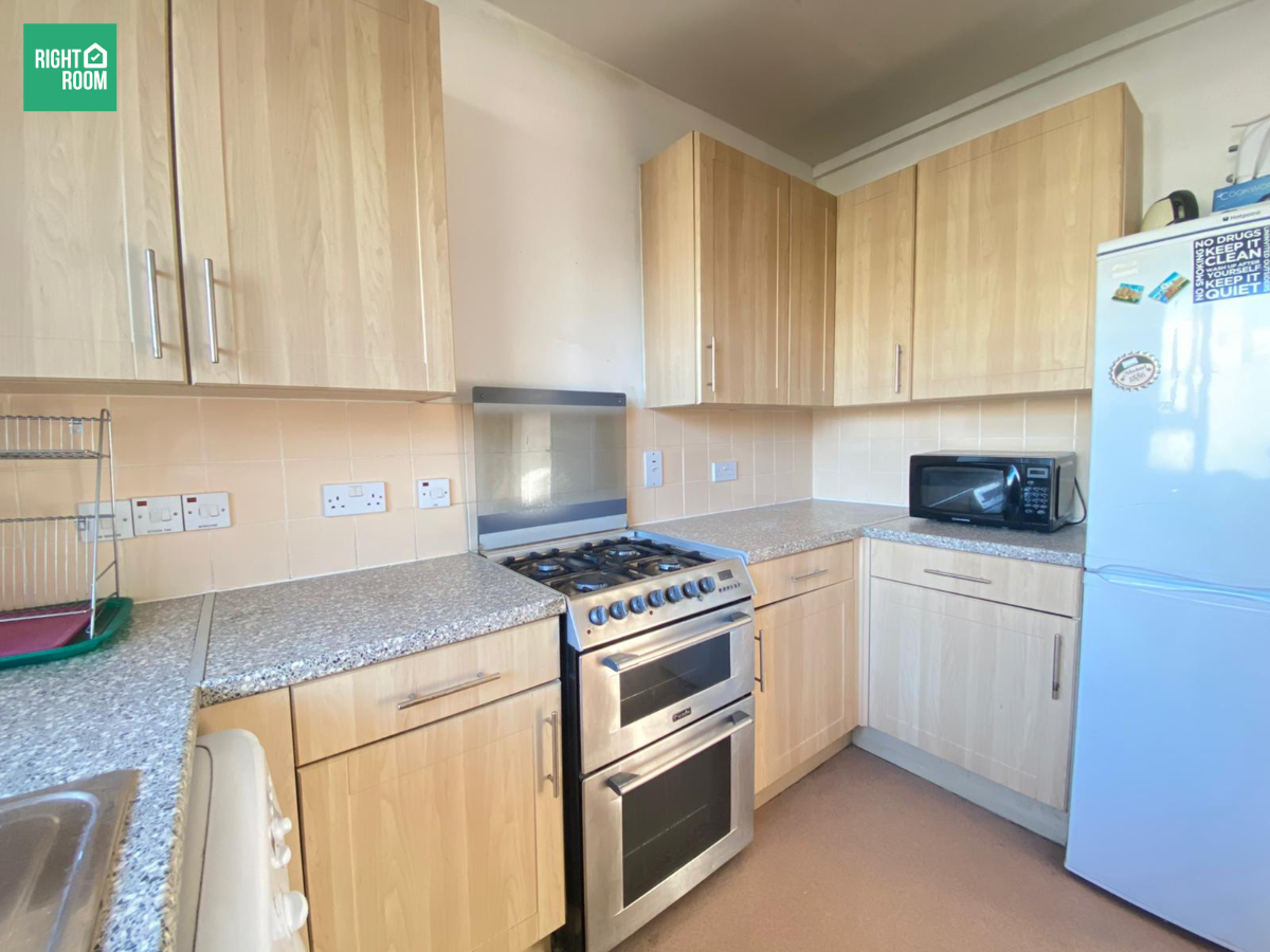 Flat Priory Green in Greater London