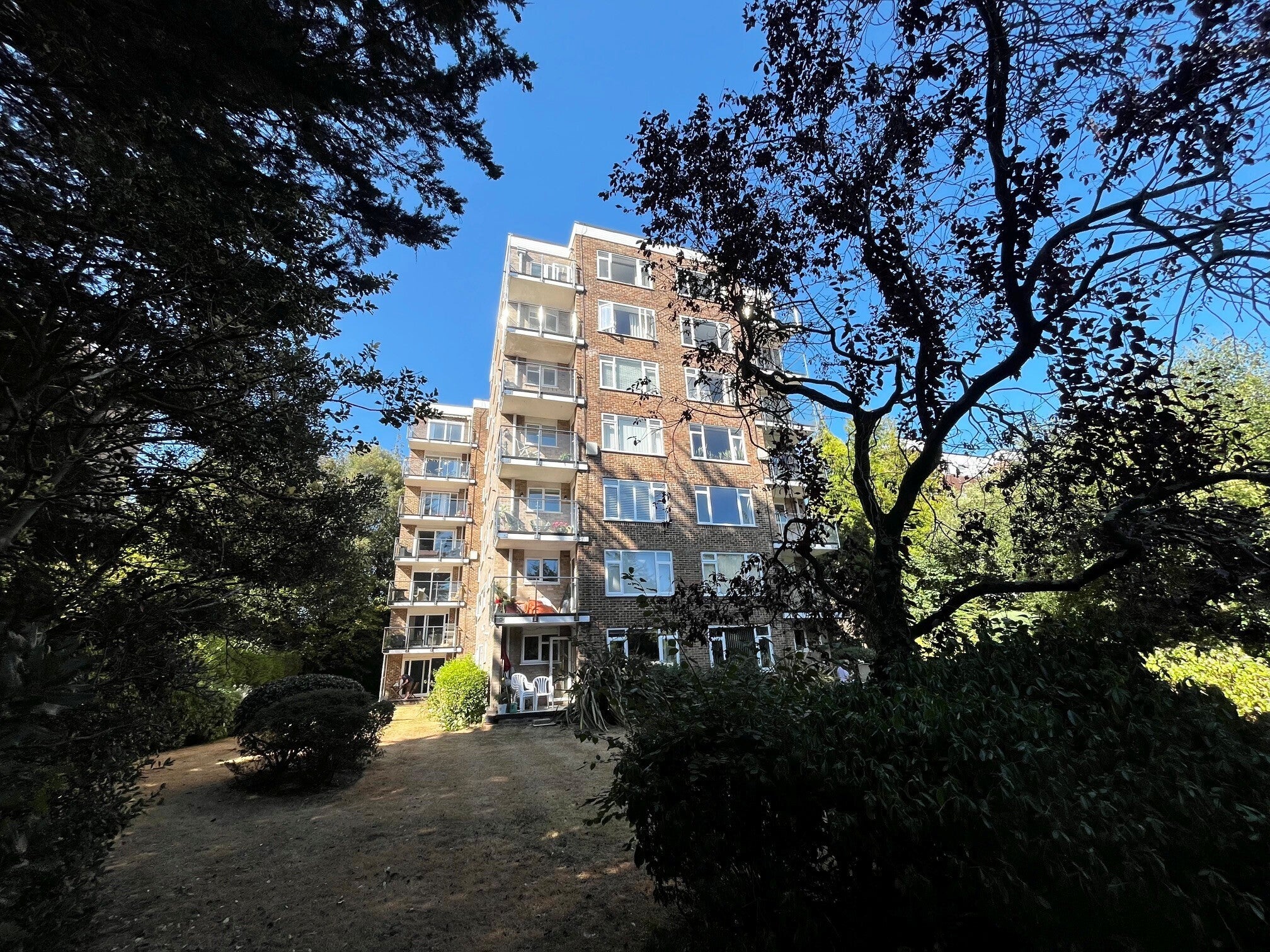 Flat Lindsay Road in Poole