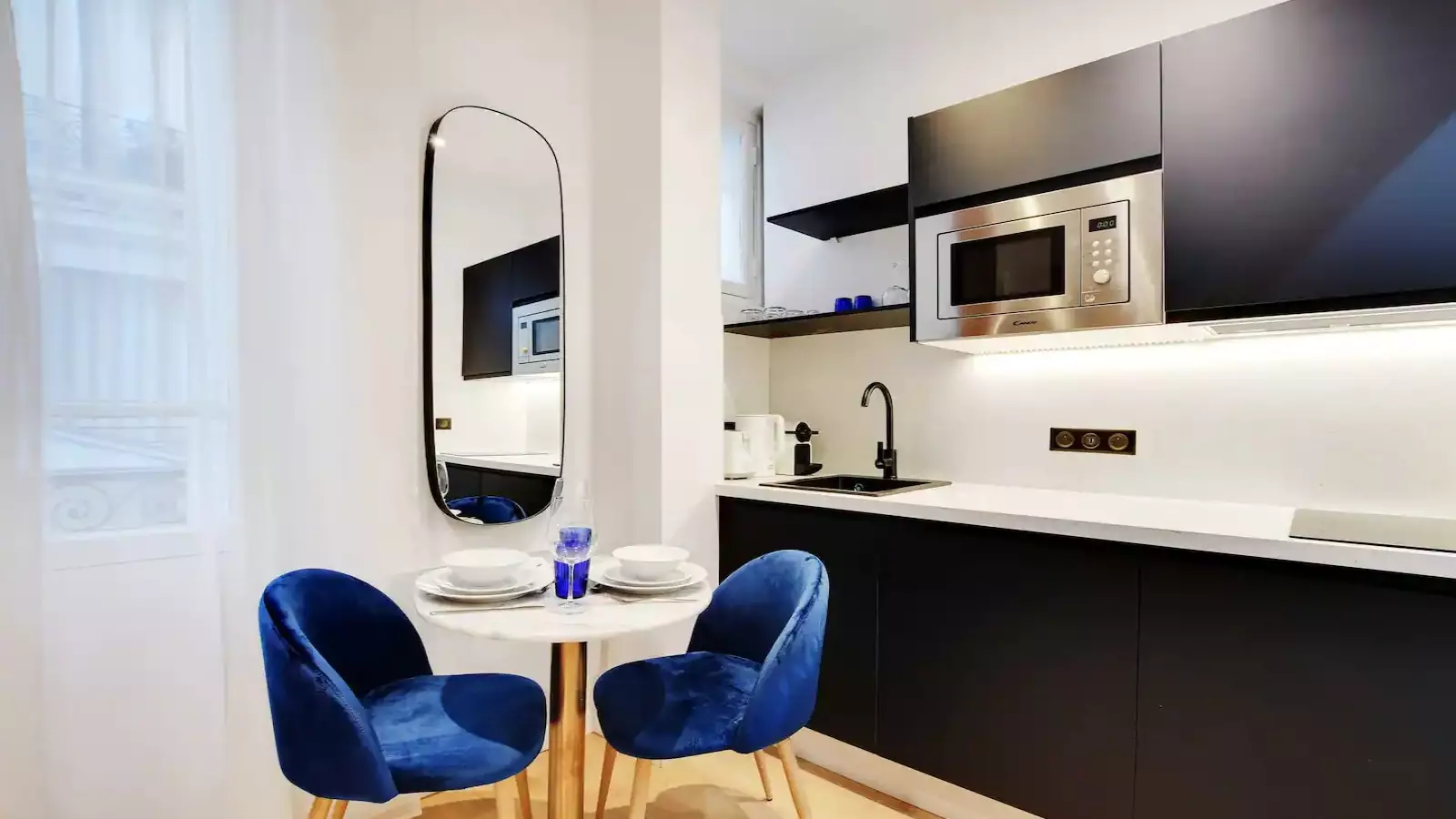 Appartement Rue Balzac à Paris