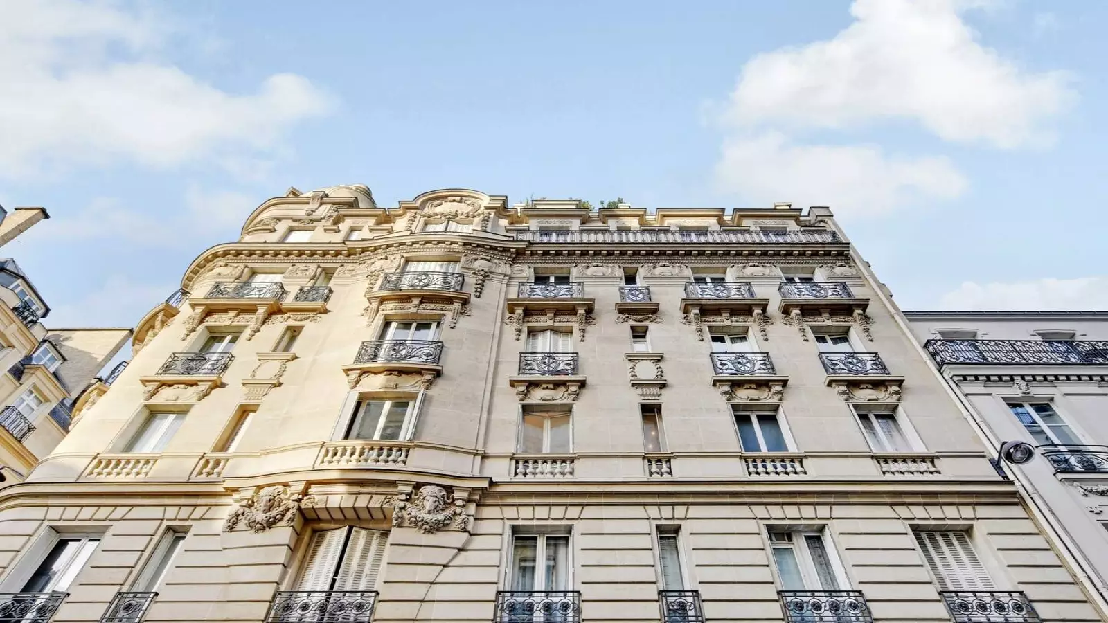 Appartement Rue Balzac à Paris
