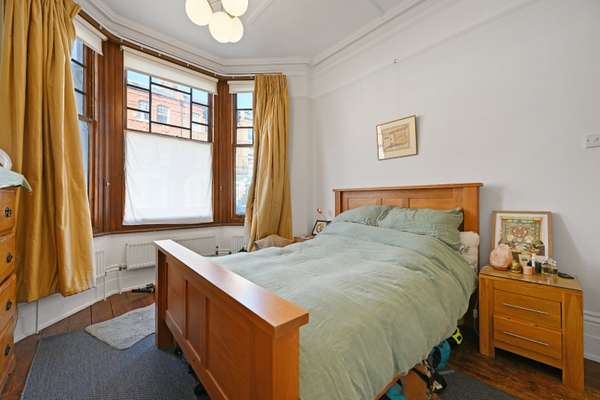 Flat Stonor Road in Greater London
