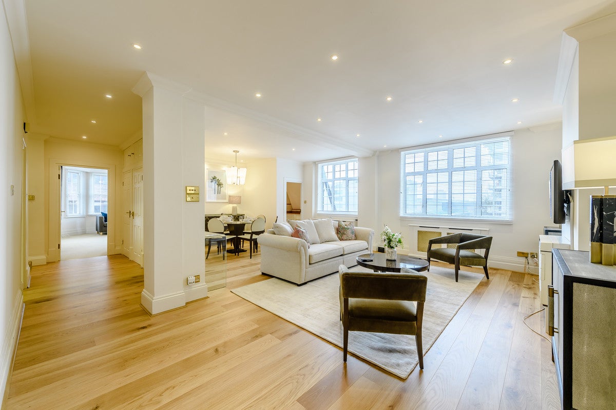 Flat Park Road in Greater London
