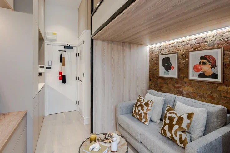 Flat Marloes Road in Greater London
