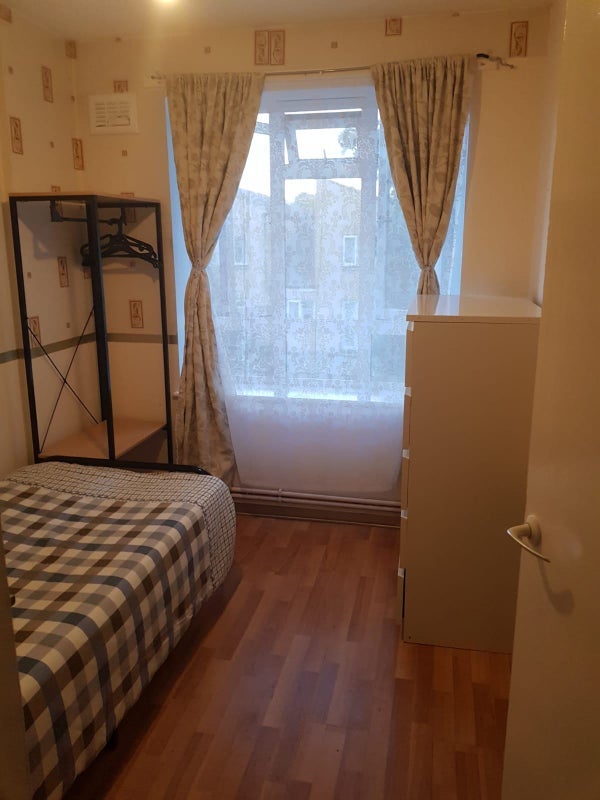 Room Fonthill Road in Greater London