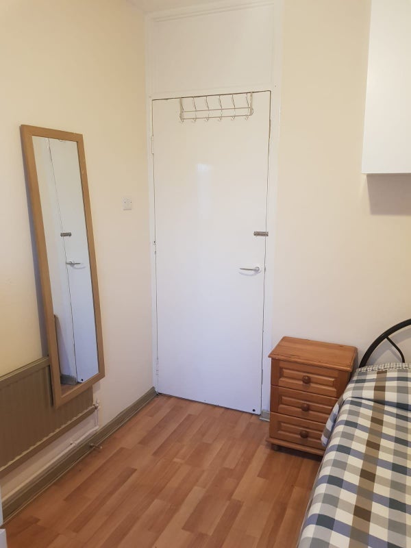 Room Fonthill Road in Greater London