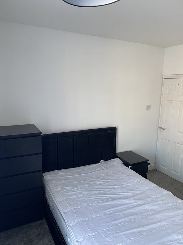 Room Wellesley Road in Ipswich