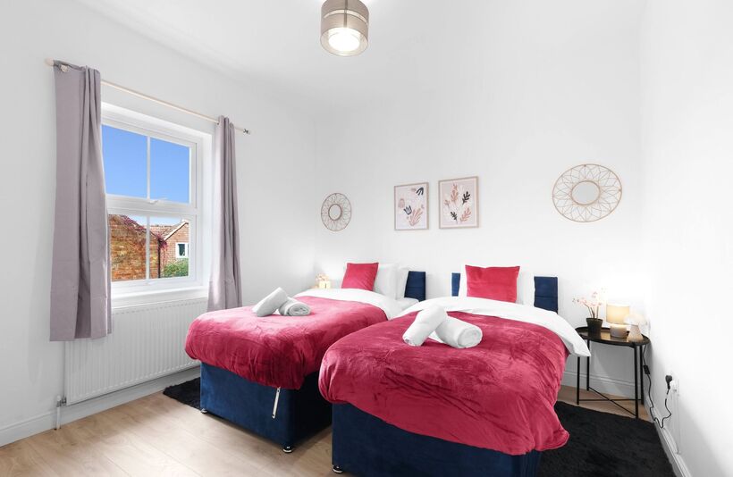Flat Dedworth Road in Windsor