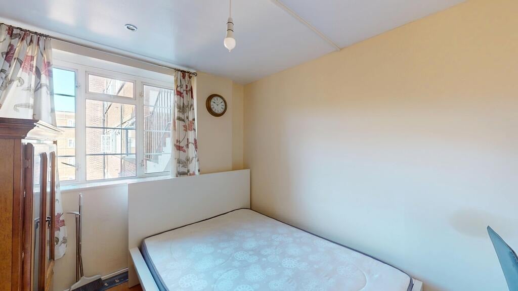 Flat Edith Villas in Greater London
