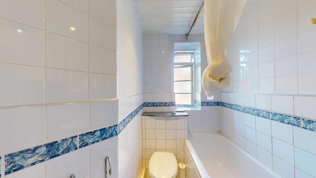 Flat Edith Villas in Greater London