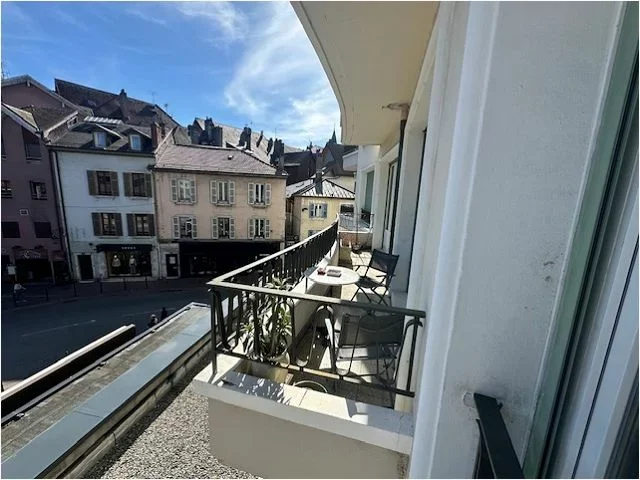 Flat Place du Château in Annecy