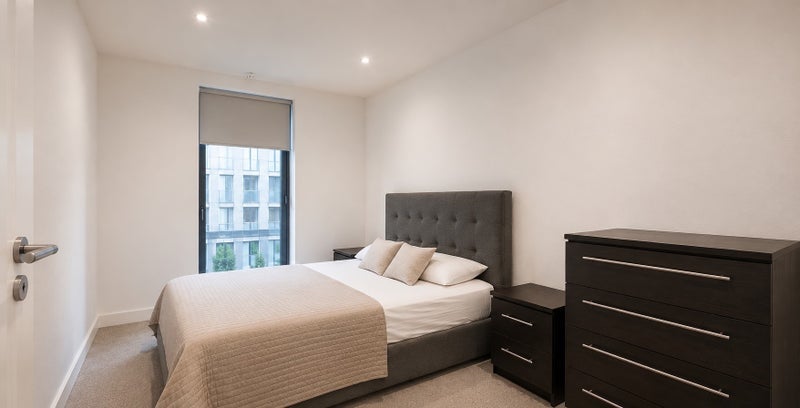 Room Larkwood Avenue in Greater London