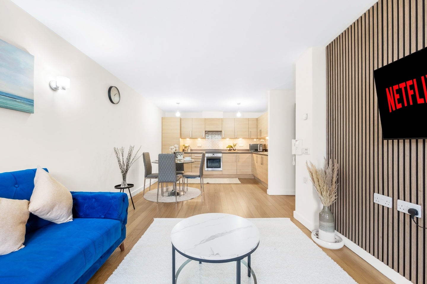 Flat Empire Way in Greater London