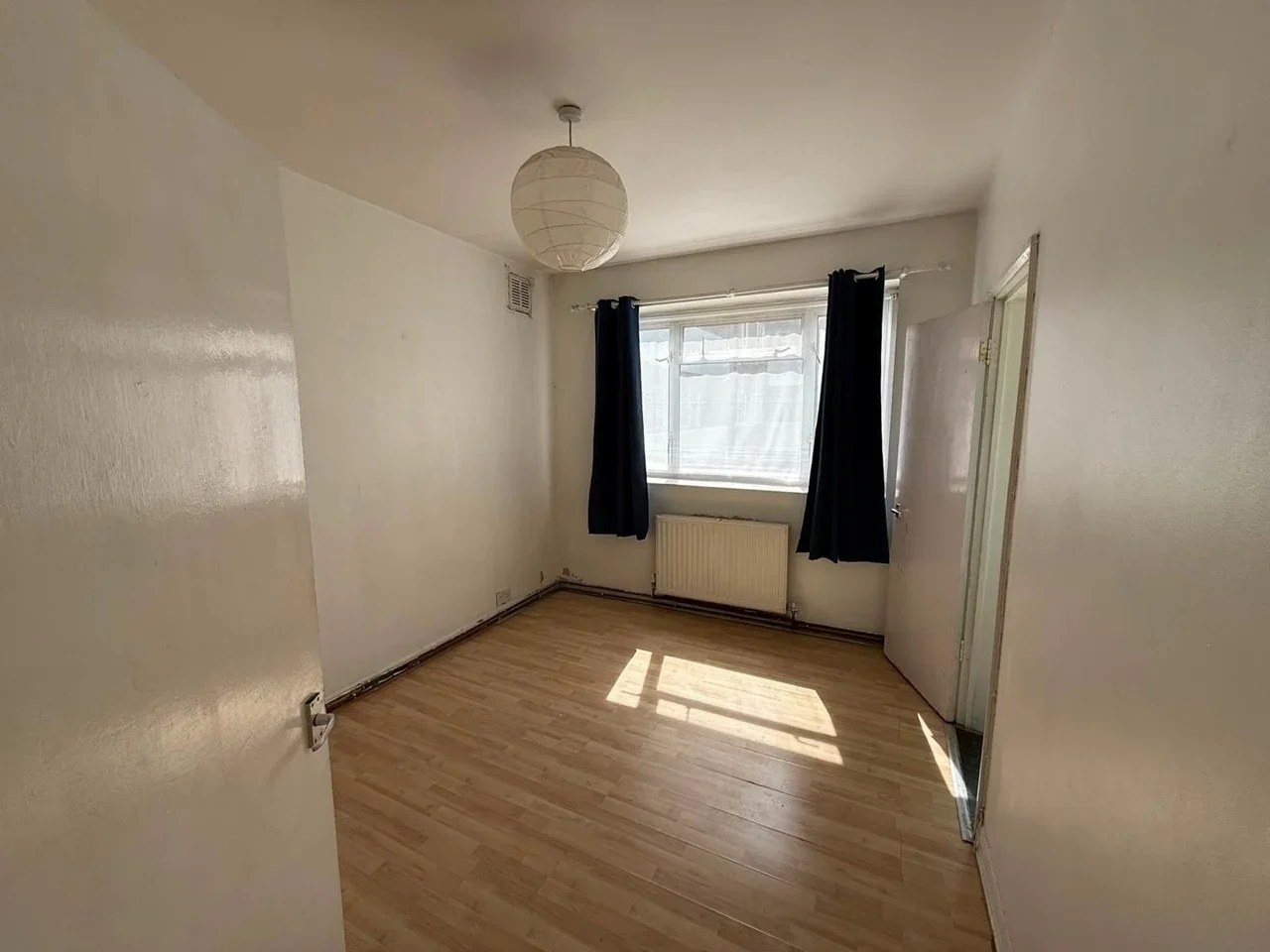 Flat Nursery Lane in Greater London