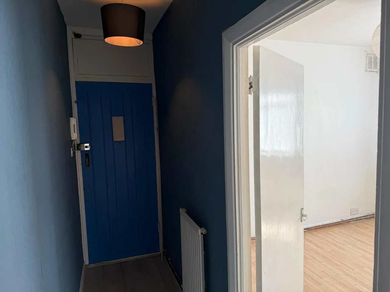 Flat Nursery Lane in Greater London