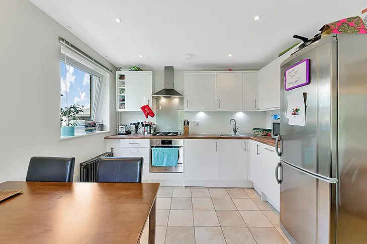 Flat Hopton Road in Greater London