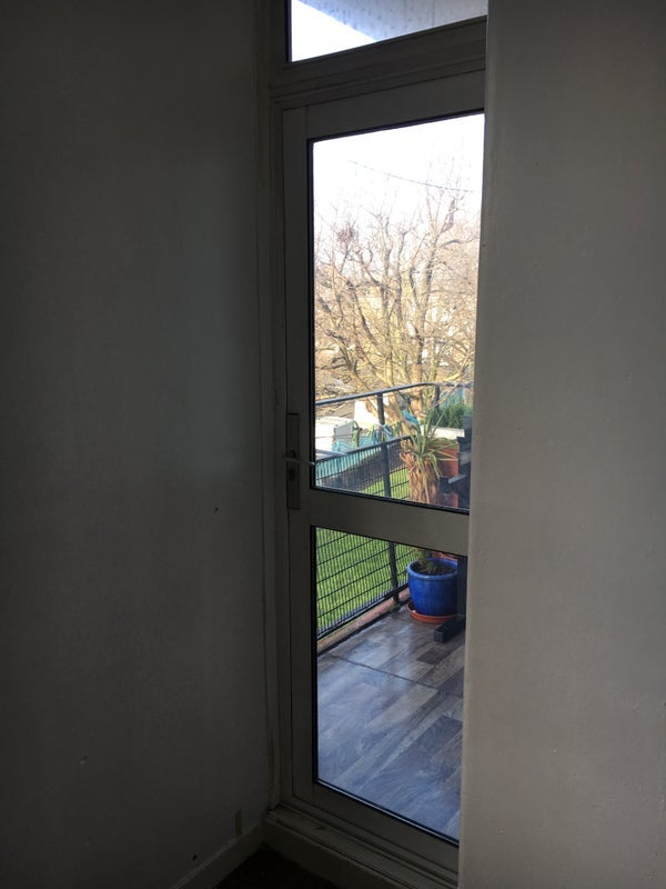 Room Patmore Street in Greater London