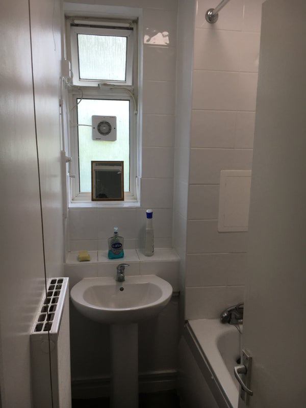 Room Patmore Street in Greater London