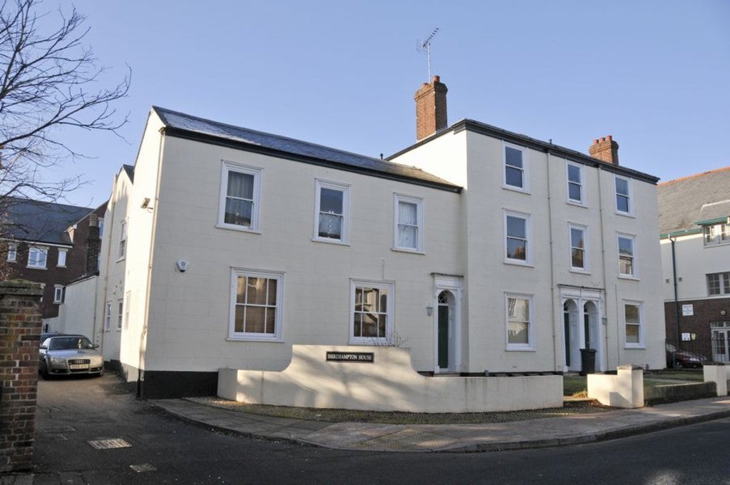 Flat St Davids Hill in Exeter