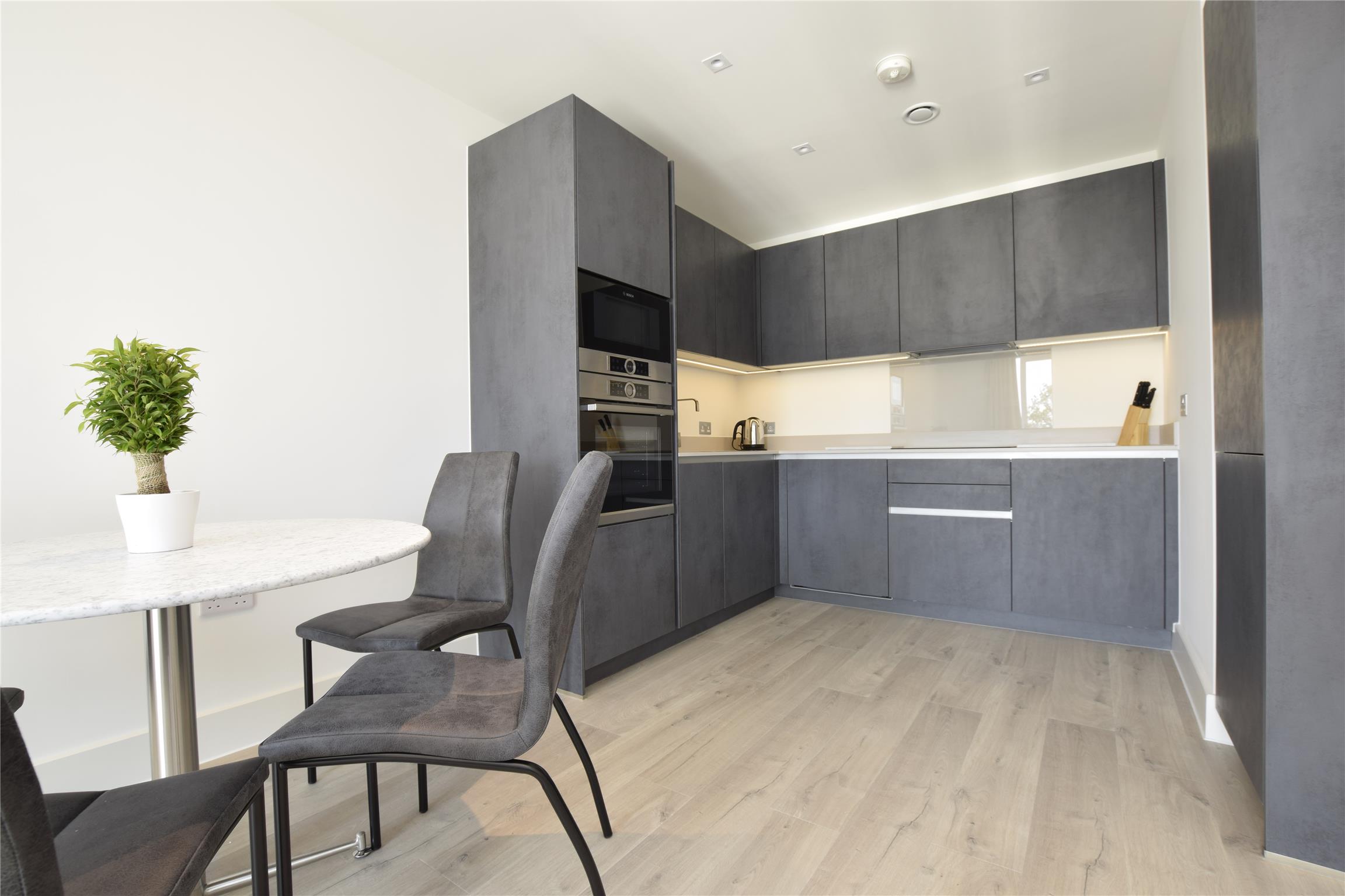 Flat Homefield Rise in Greater London