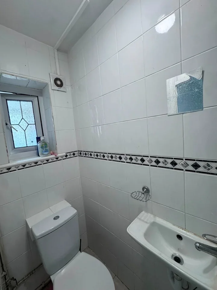Room Atherton Road in Greater London