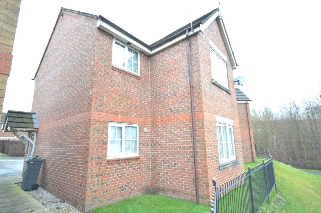 House Newcroft Drive in Manchester