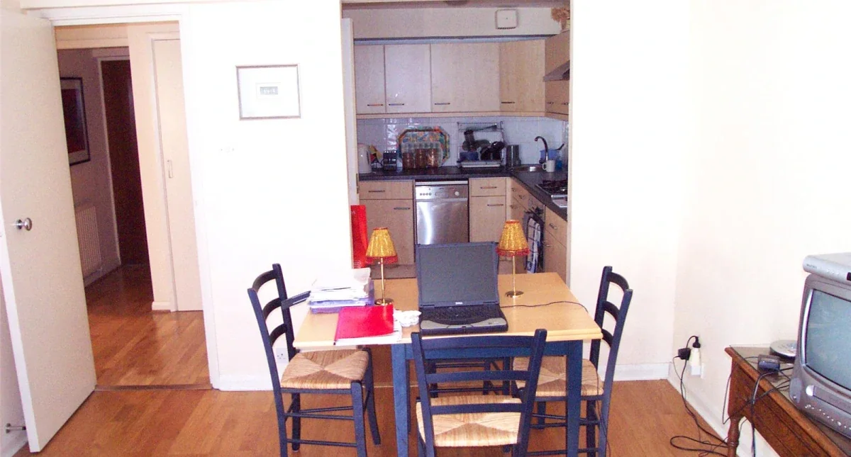 Flat Midford Place in Greater London