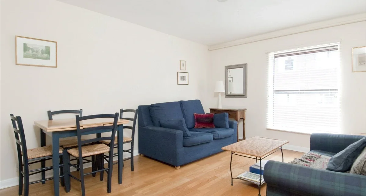 Flat Midford Place in Greater London