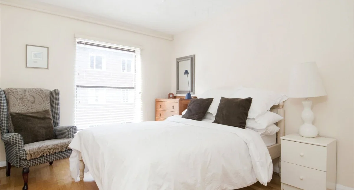 Flat Midford Place in Greater London