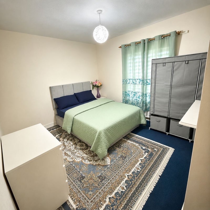 Room Uxbridge Road in Slough