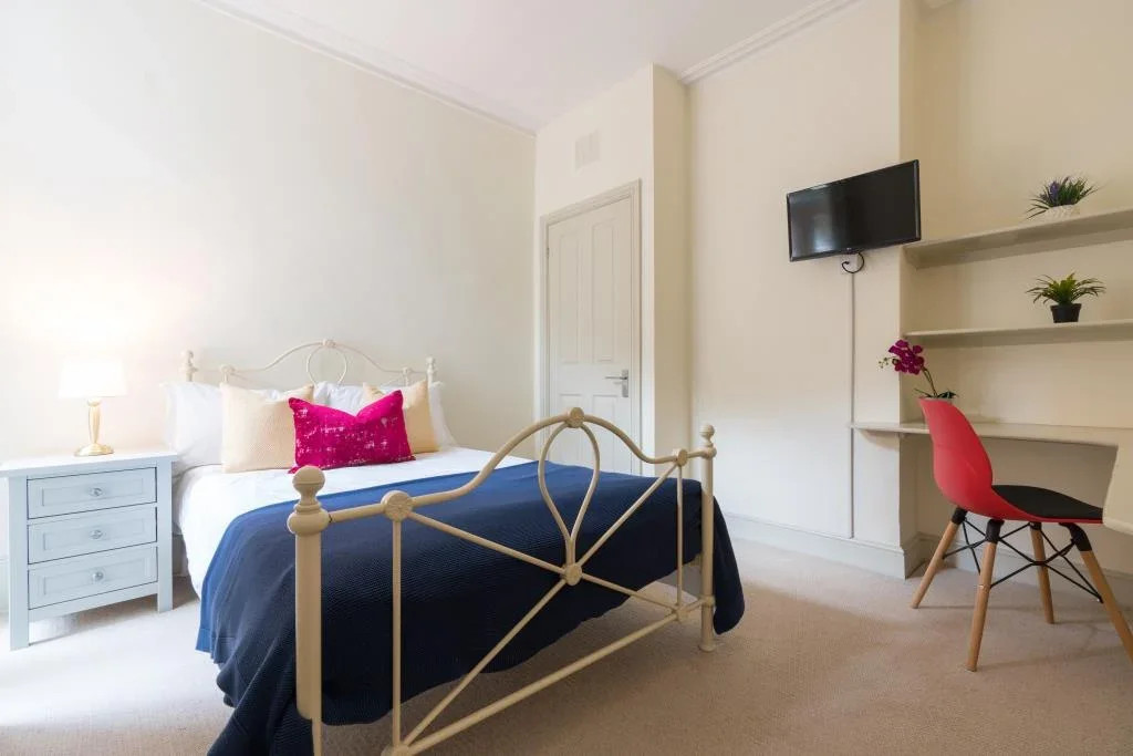 Room Fawcett Road in Portsmouth