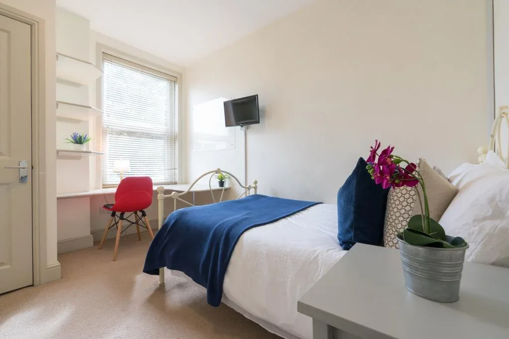 Room Fawcett Road in Portsmouth