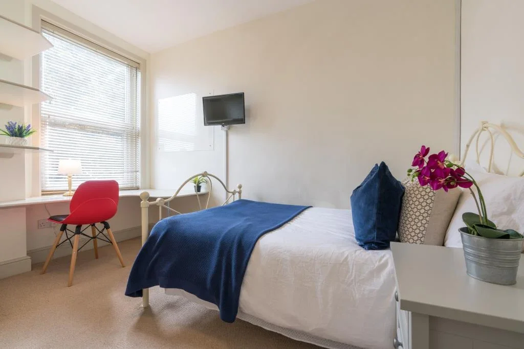 Room Fawcett Road in Portsmouth