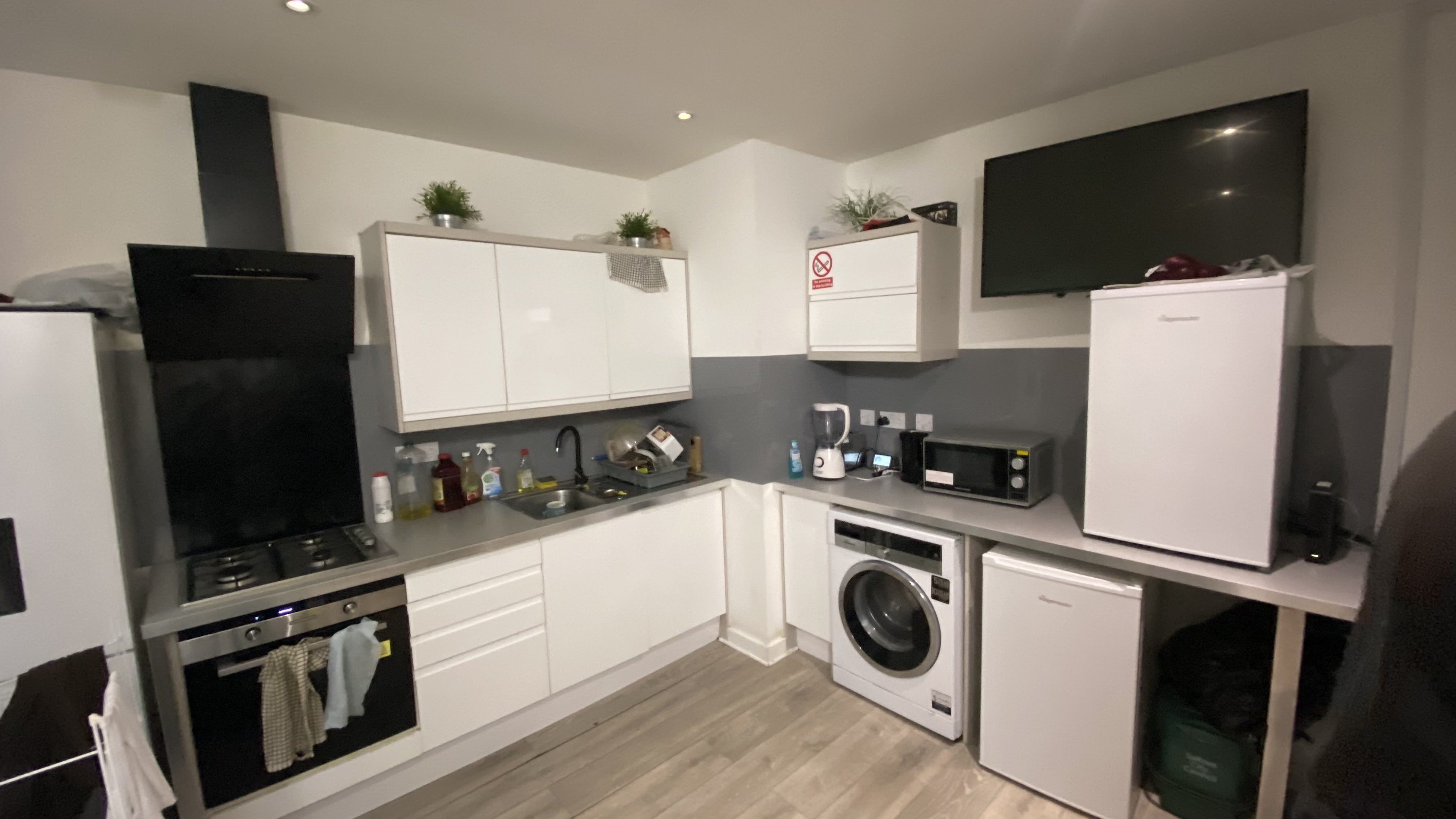 Room Liverpool Road in Salford