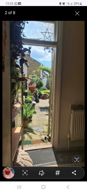 Room Oval Road in Greater London