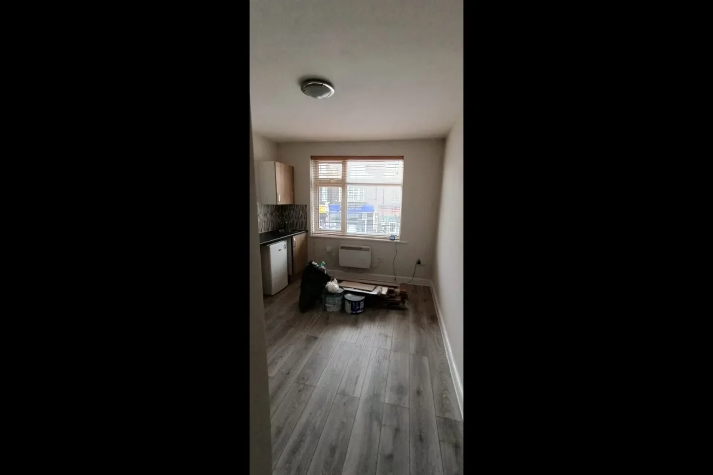 Flat Chelsworth Drive in Greater London
