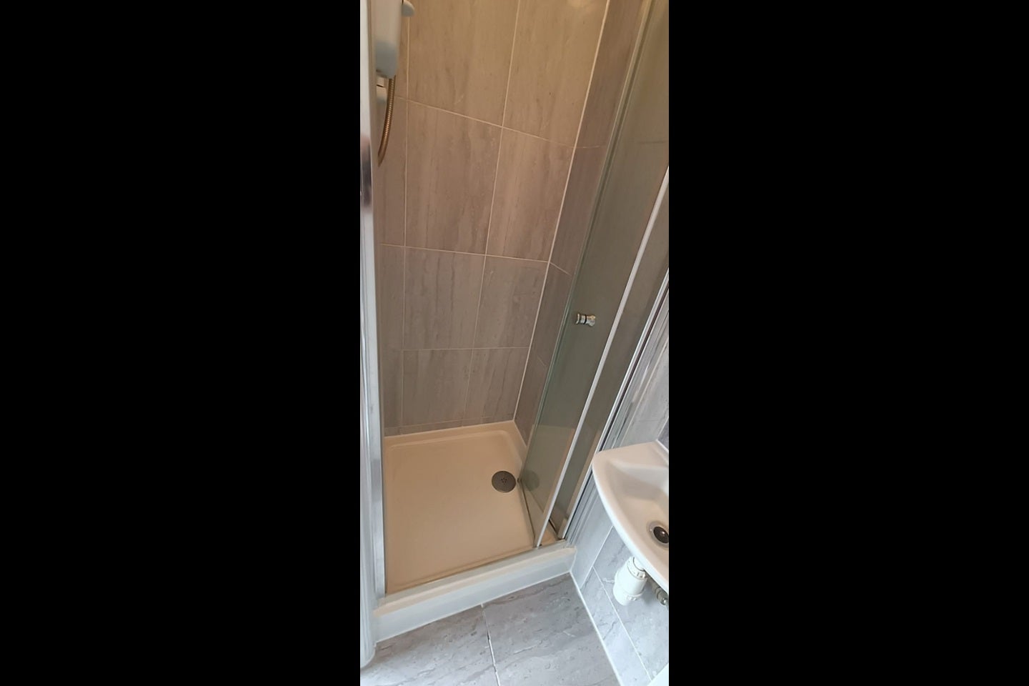 Flat Chelsworth Drive in Greater London