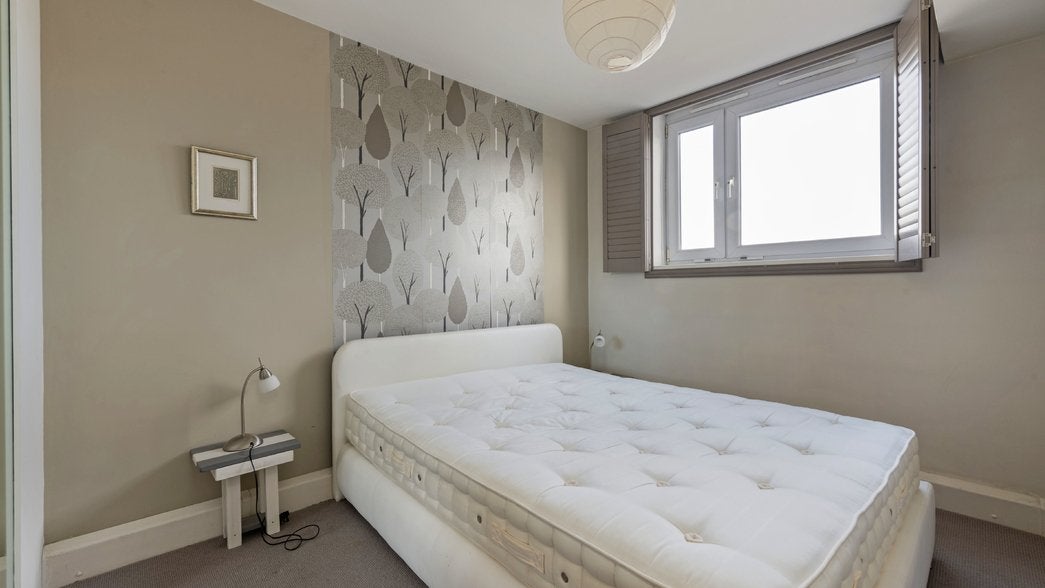 Flat Semley Place in City of Westminster