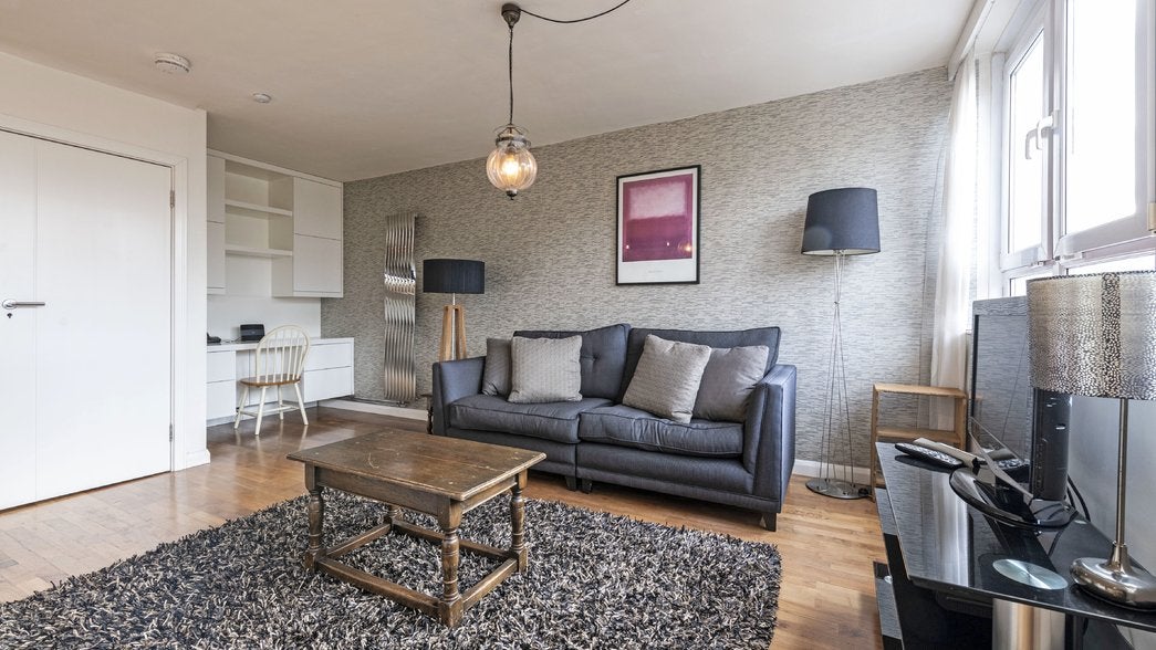 Flat Semley Place in City of Westminster