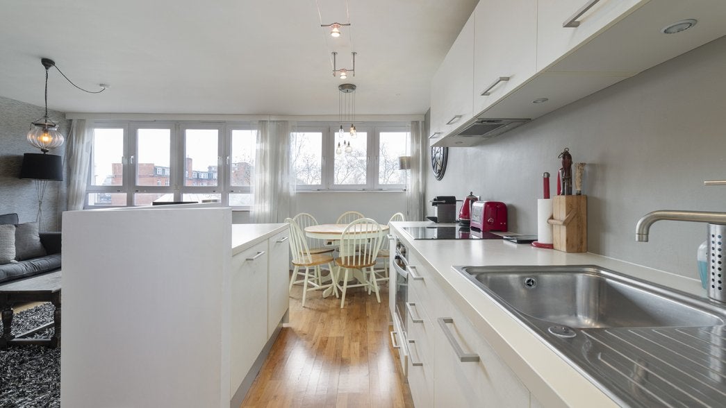 Flat Semley Place in City of Westminster