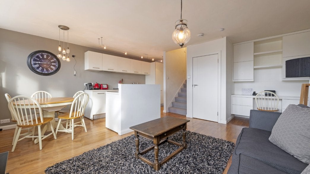 Flat Semley Place in City of Westminster