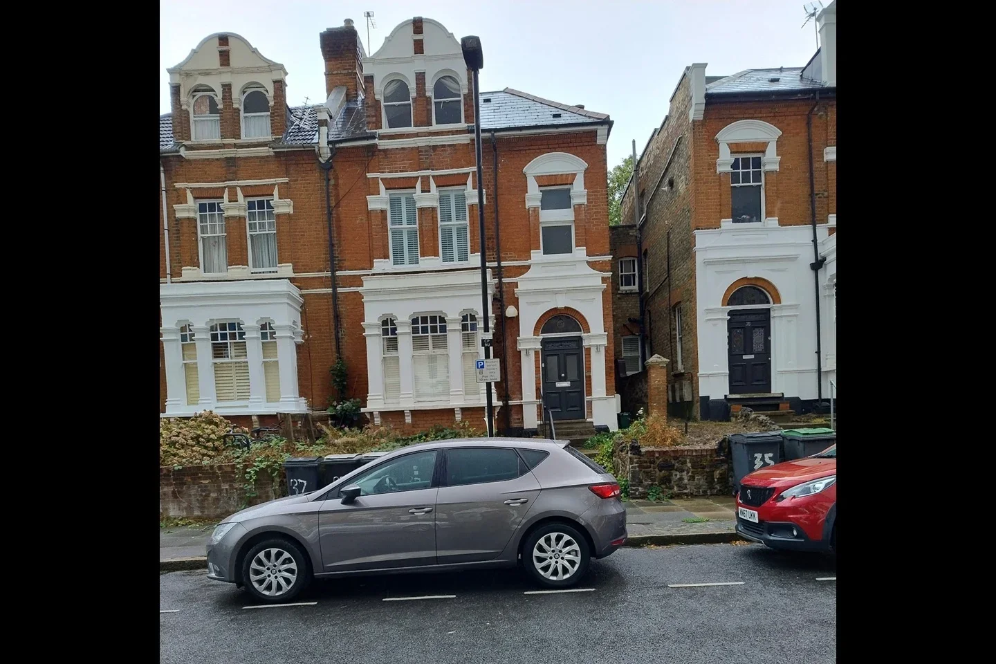 Flat Cecile Park in Greater London